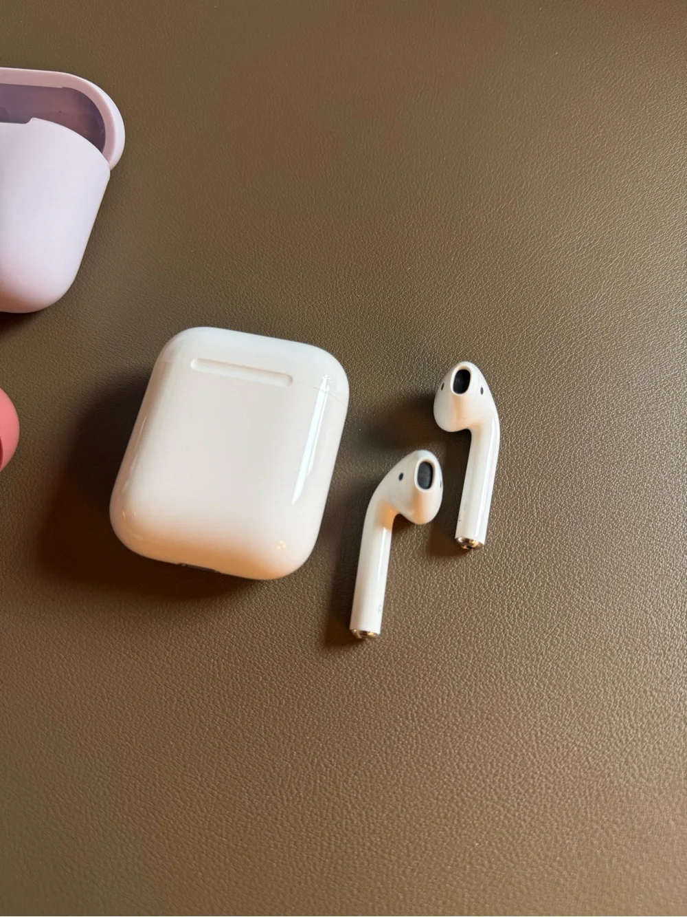 Apple AirPods Gen. 2 + 6 Case Bundle